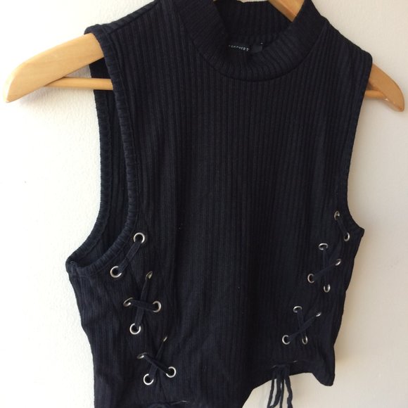 Forever21 Sleeveless Lace Up Crop Tee - Picture 5 of 8